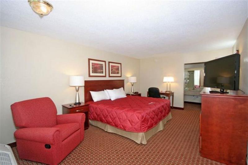 Ramada Burlington Hotel And Conference Center Exterior foto